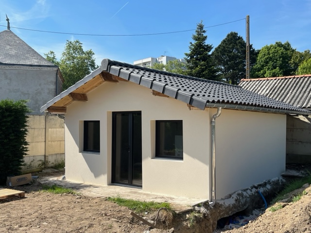 Rénovation d’un cabanon enduit et couverture